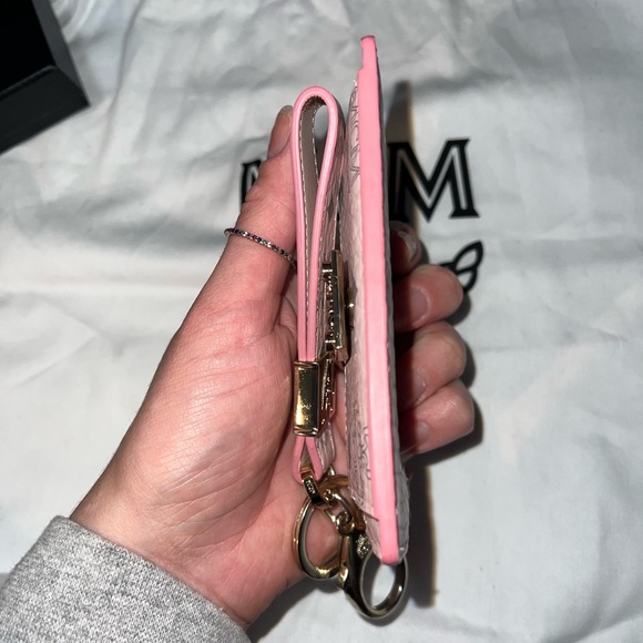 MCM light pink and grey Patricia wallet + Key fob - Picture 9 of 16
